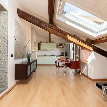 Elegant Attic Loft W Privateterrace Ac & Fast Wifi Apartamento *