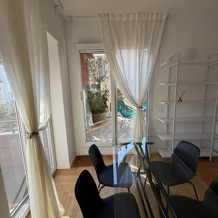 Trilocale Moderno Con Terrazzo E Parcheggio