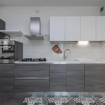 Xenia - 2 In Via Ampola 5 * Milánó