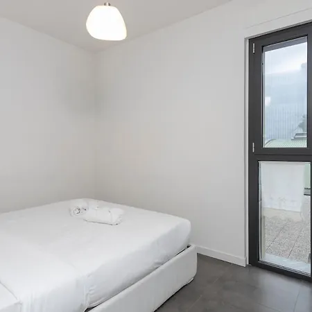 Xenia - 2 In Via Ampola 5