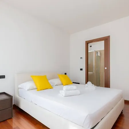 Διαμέρισμα Large Duplex With Private Terrace Gluck Μιλάνο
