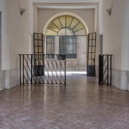 Brera Charming House - Elegant Flat With Balcony And Courtyard View *