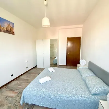 10 Minutes From The Cathedral- Metro 100 Meters Away * Milano