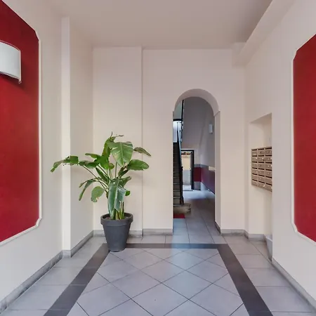 Gohost - Charming And Bright Flat Next To Porta Romana شقة