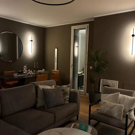Stylish Modern 2-bedroom In Apartament