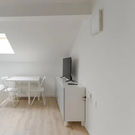Guesthost - Cozy Near Porta Romana Appartamento Milano