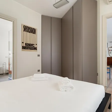 Apartamento Guesthost - Cozy Balcony Flat X2 Porta Garibaldi Milão