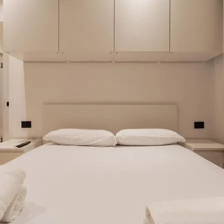Guesthost - Stylish Flat X2 Casoretto شقة *