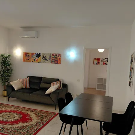 Comfortable Porta Venezia Apartamento