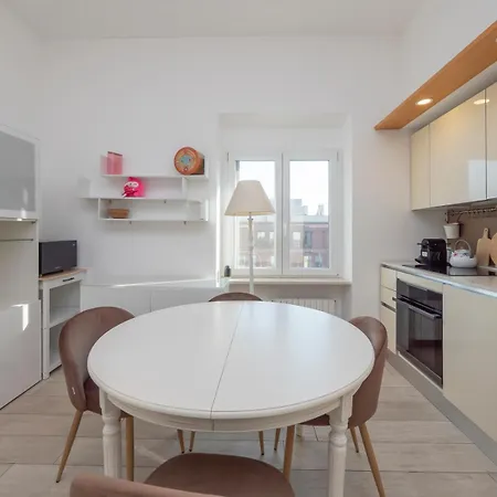 I-host - Stylish 1br Near Duomo & Navigli Milánó