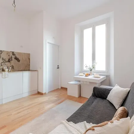 Two-bedroom Arco Flat With Free Parking شقة