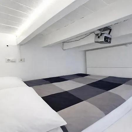 شقة Tiny Cinema Loft - Milan's Smallest