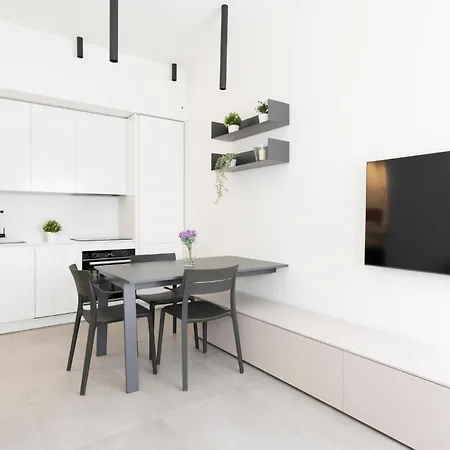 Guesthost - Comfy Near Cenisio Mm5 ميلان