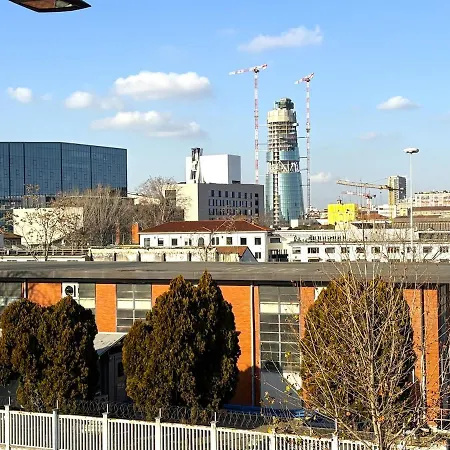 Beautiful View - Bright And Comfortable شقة ميلان