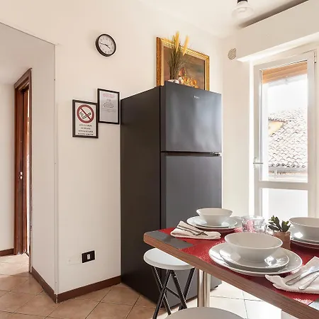 Bicocca Comfort - Near Metro & Station Appartement *