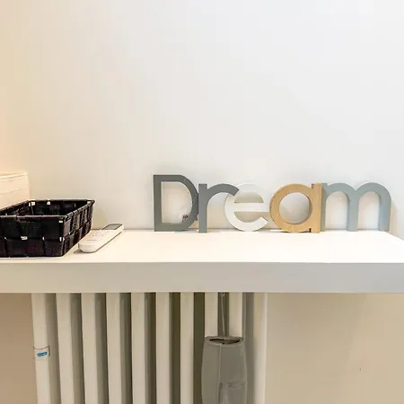 Διαμέρισμα Accogliente Loft Su Due Livelli A - Metro M1 *