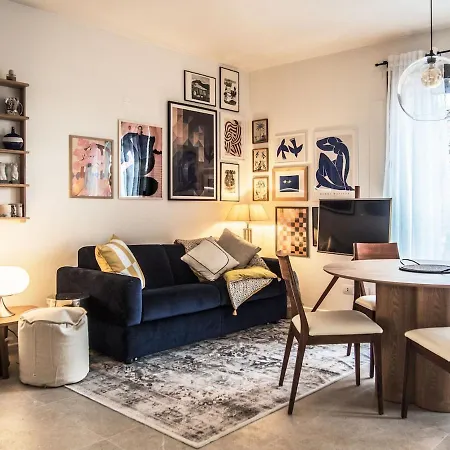 Nest - A Stone's Throw From M4 Metro ميلان