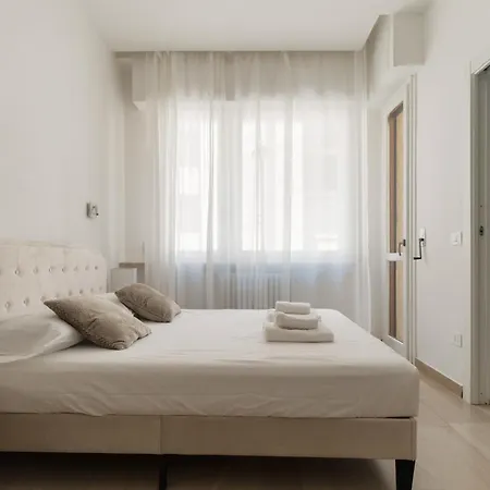 Guesthost - Cozy Balcony X6 Guastalla Apartman *