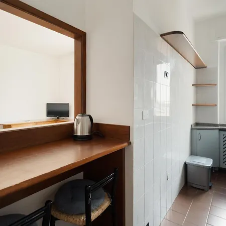 Guesthost - Comfy Balcony Flat Affori Mm3 ميلان