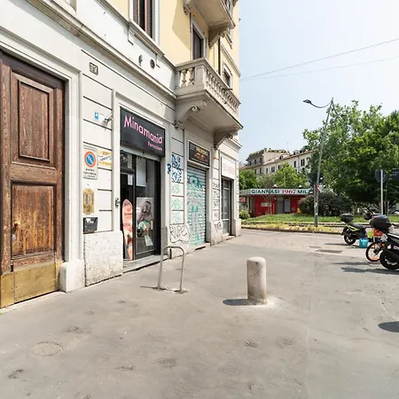 Porta Romana - Ampio E Luminoso Quadrilocale Milánó