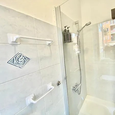 Famagosta Home, Navigli Style, In Contesto Silenzioso E Vicino M2 Famagosta, Direttamente Per Navigli, Stazione E Assago Forum Appartement