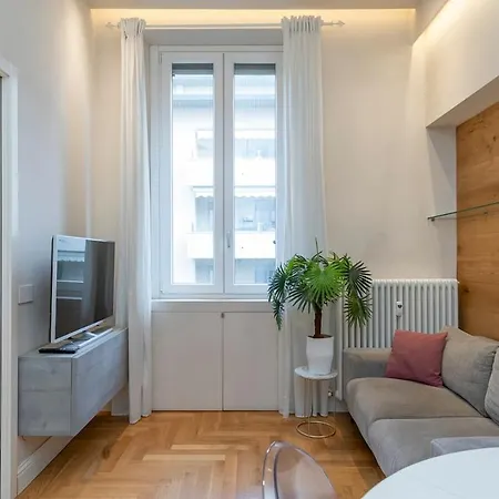 Xenia - 2 In Via Teodosio 60 Apartman