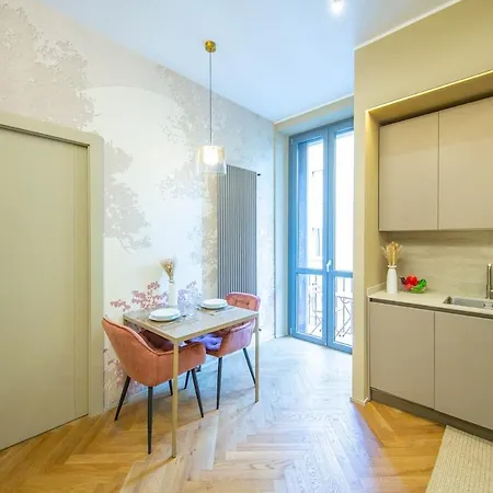 Luxury In The Center 1bedroom With Ac And Balcony Milano
