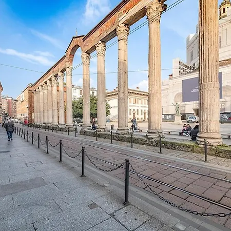 In The Heart Of Milan, Just A Short Walk From The Duomo! * ميلان