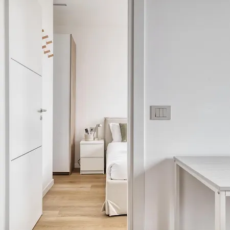 New-build Bright & Quiet 1-br Flat With Balcony * Milão