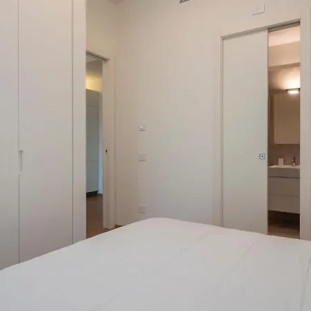 Xenia - 2-room In Via Cecchi 18 Appartamento *