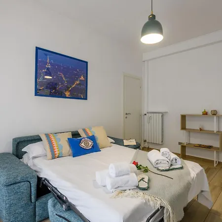 Via Cadibona, 10 - Living Apartamento Milão