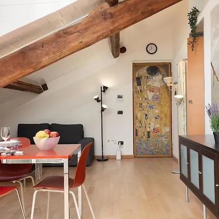 Elegant Attic Loft W Privateterrace Ac & Fast Wifi * Milão