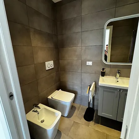 Appartement Trilocale Moderno Con Terrazzo E Parcheggio Milan