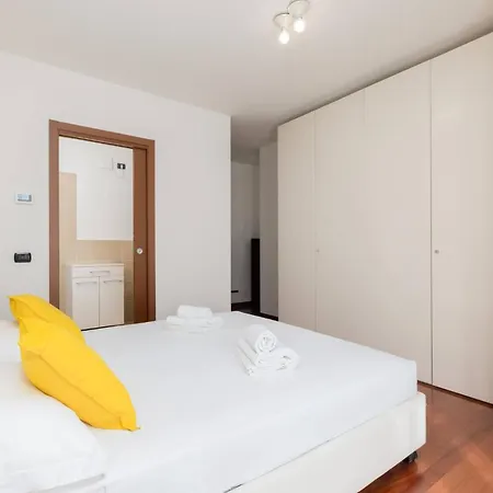 Large Duplex With Private Terrace Gluck *