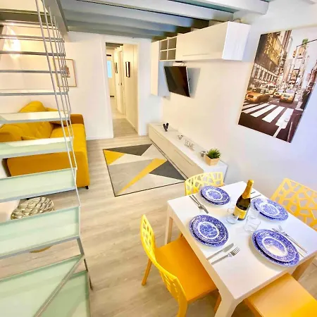 Loft In The Center - Metro - 12 Beds Appartamento