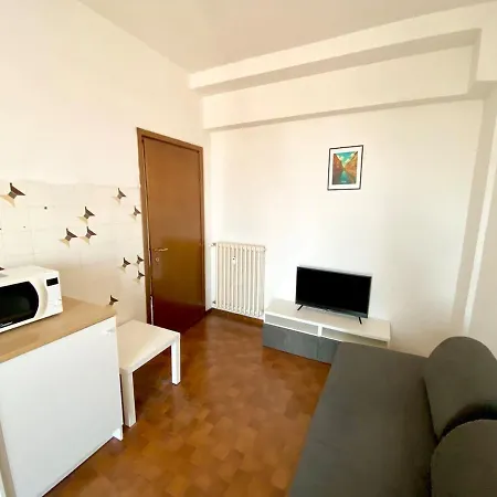 Appartamento 10 Minutes From The Cathedral- Metro 100 Meters Away *