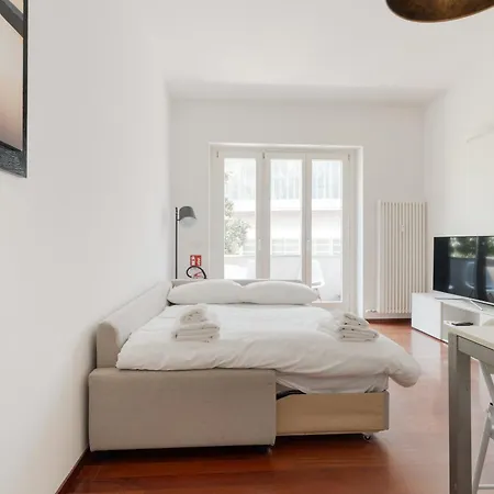 Guesthost - Bright Balcony Flat X4 Gioia Mm2 ميلان