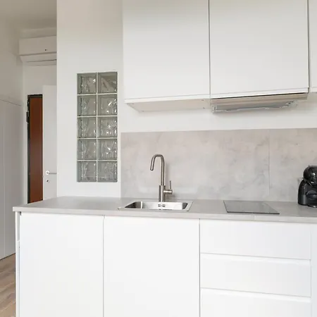 Guesthost - Cozy Near Porta Romana Appartamento