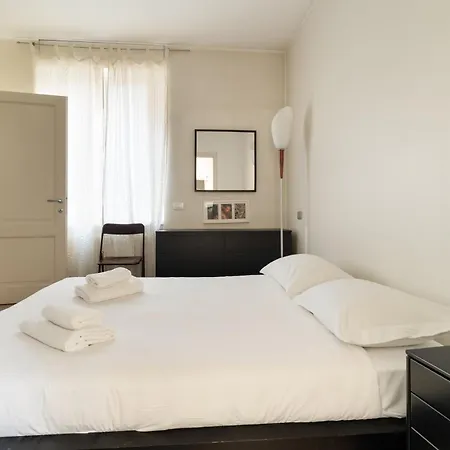 Apartamento Guesthost - Cozy Balcony Flat X2 Porta Garibaldi *