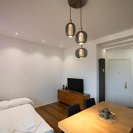 Elegant Designer In The Monumental Area Апартаменты *