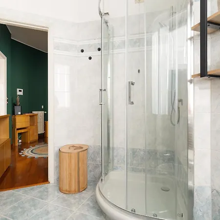Guesthost - Modern Balcony Brenta Mm3 *