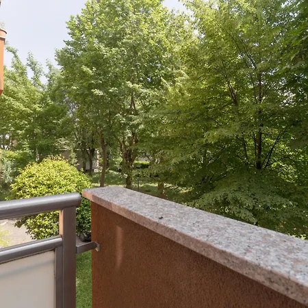 Guesthost - Cozy Balcony Flat Comasina Mm3 * Milaan