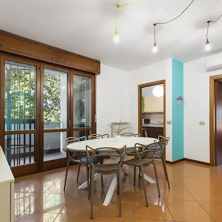 Marche - Wifi - Metro M3 - Culla Apartamento *