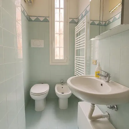 Private Garden & Free Parking - 2 Bedroom