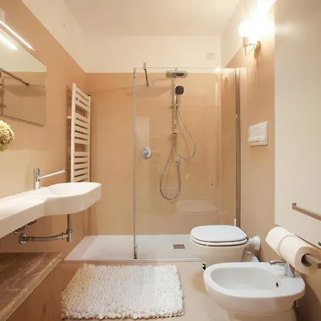 Isola Design Townhouse On 3 Levels, Terrace, Garage * Milano