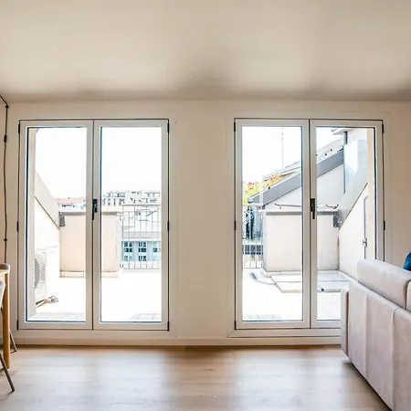 Luminoso Stazione M2 M3 Apartamento