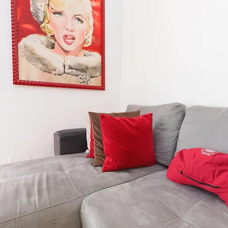 Poliziano Stylish In Sempione Appartement