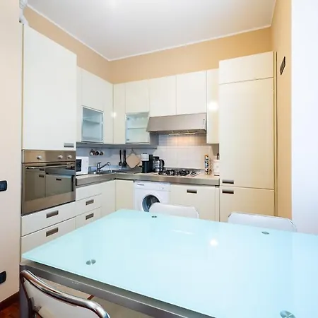 Isola - Porta Nuova- Elegant 1bdr With Balcony Apartament *