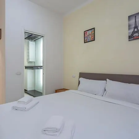 Xenia - 4 In Via Arbe 67 Apartman *