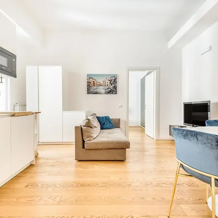 New Center Luxury - 2 Pax - Corso Magenta Apartman *
